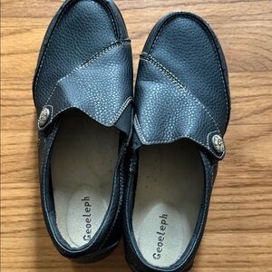 GeoEleph Black Leather Loafers